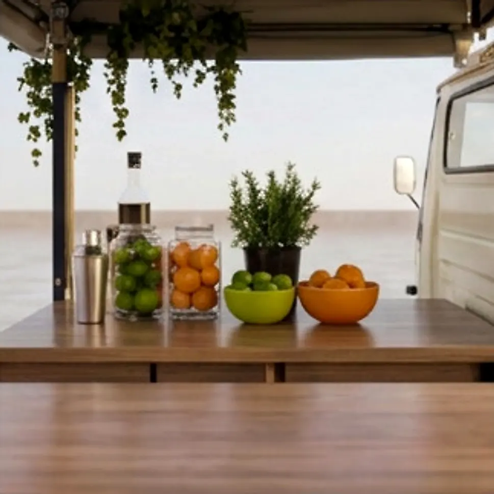Le comptoir du Piaggio : agrumes, citrons verts et plantes aromatiques.